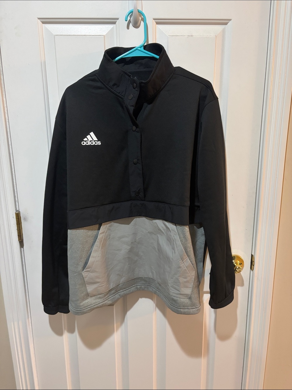 Adidas half snap black and gray top